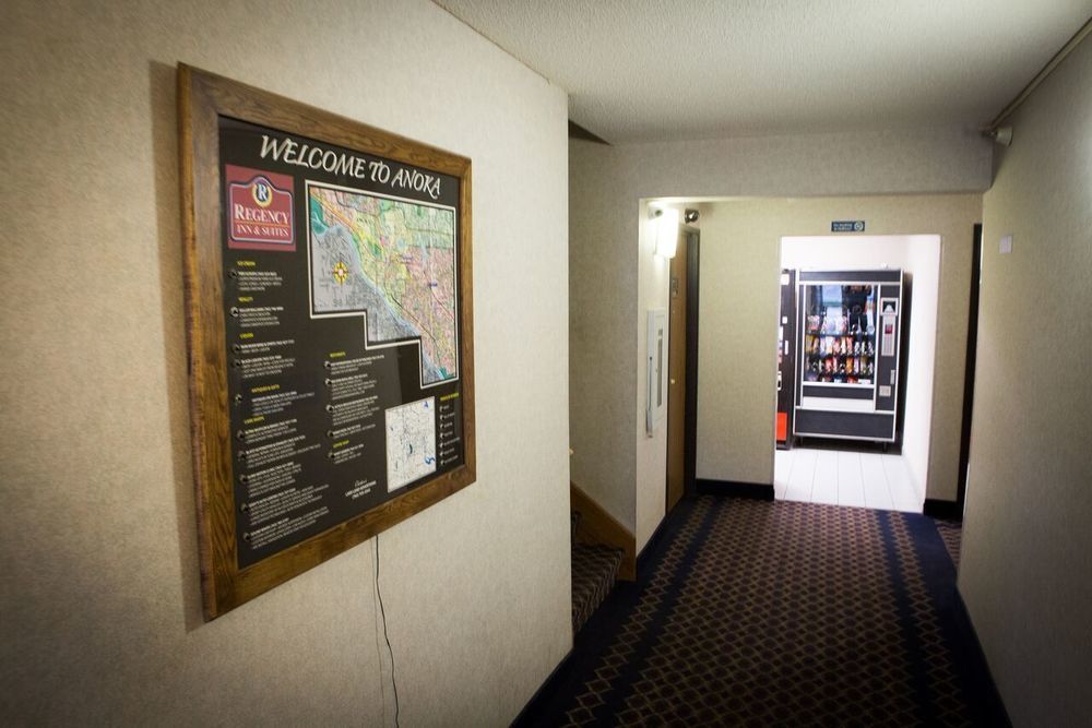 Regency Inn & Suites Anoka Exterior photo